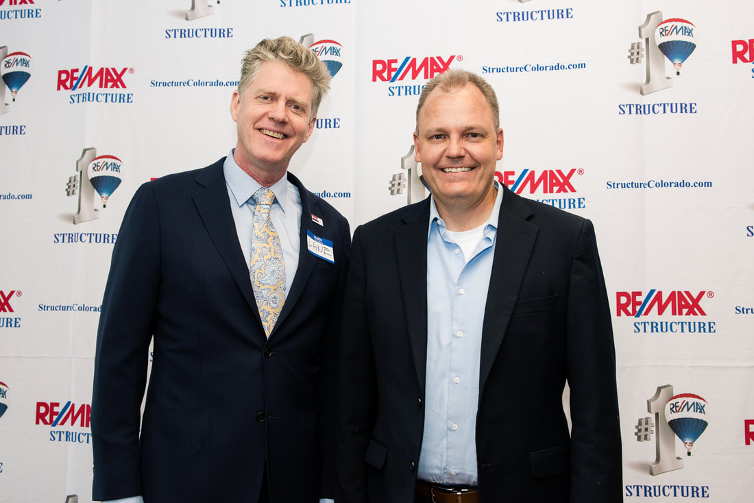 Step and Repeat photographer - remax grand opening